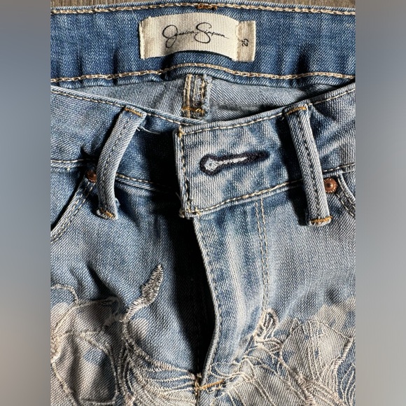 Floral and butterfly embroidered Jessica Simpson Jeans - Picture 3 of 4